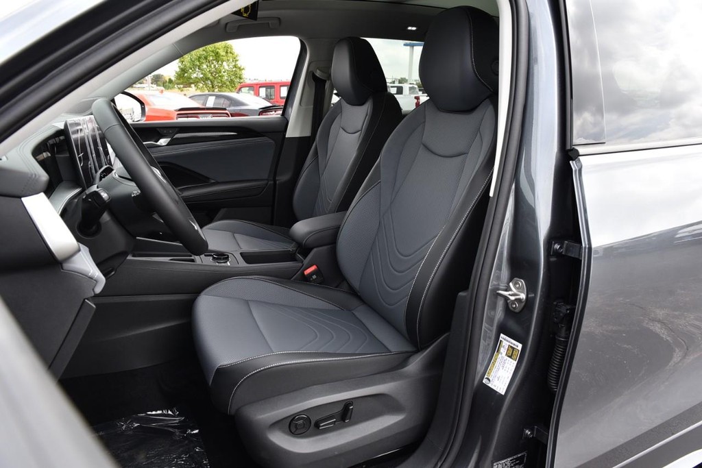 Volkswagen Tiguan Vehicle Full-screen Gallery Image 19