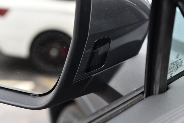 Volkswagen Tiguan Vehicle Image 10
