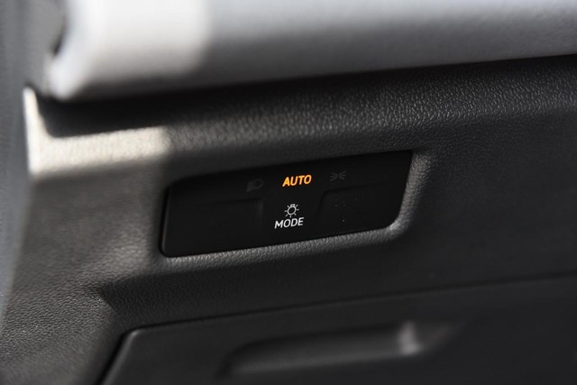 Volkswagen Tiguan Vehicle Image 11