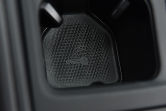 Volkswagen Tiguan Vehicle Image 16