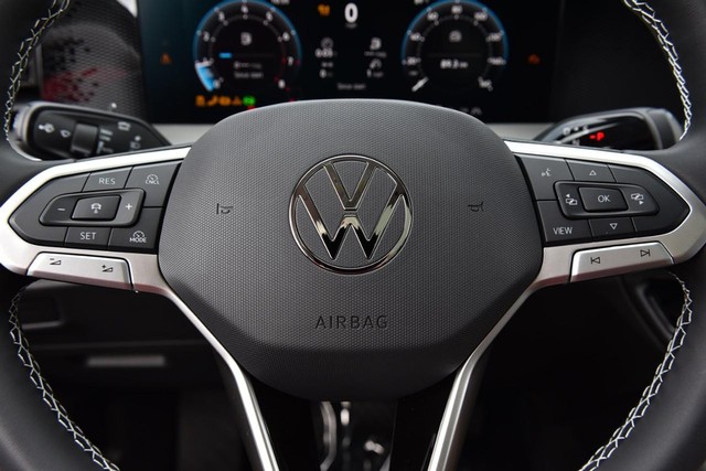 Volkswagen Tiguan Vehicle Image 18