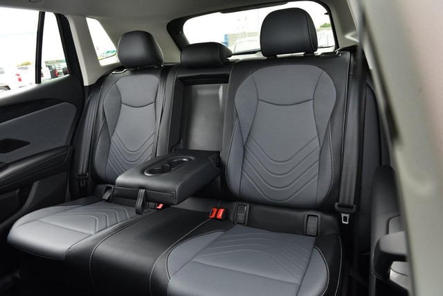 Volkswagen Tiguan Vehicle Image 22