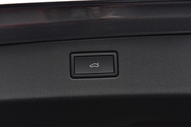 Volkswagen Tiguan Vehicle Image 26