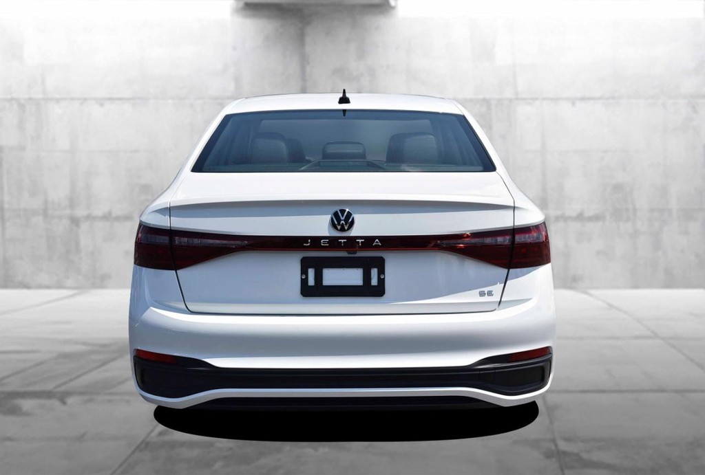 Volkswagen Jetta Vehicle Full-screen Gallery Image 6