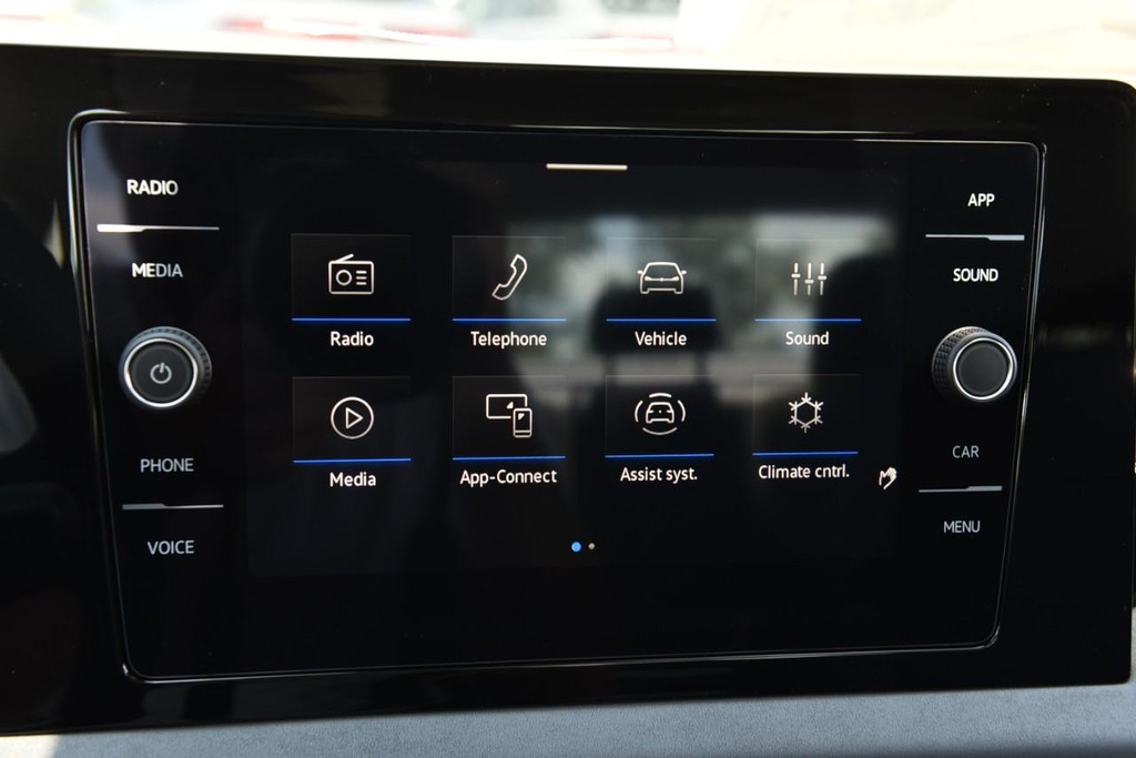 Volkswagen Jetta Vehicle Full-screen Gallery Image 14