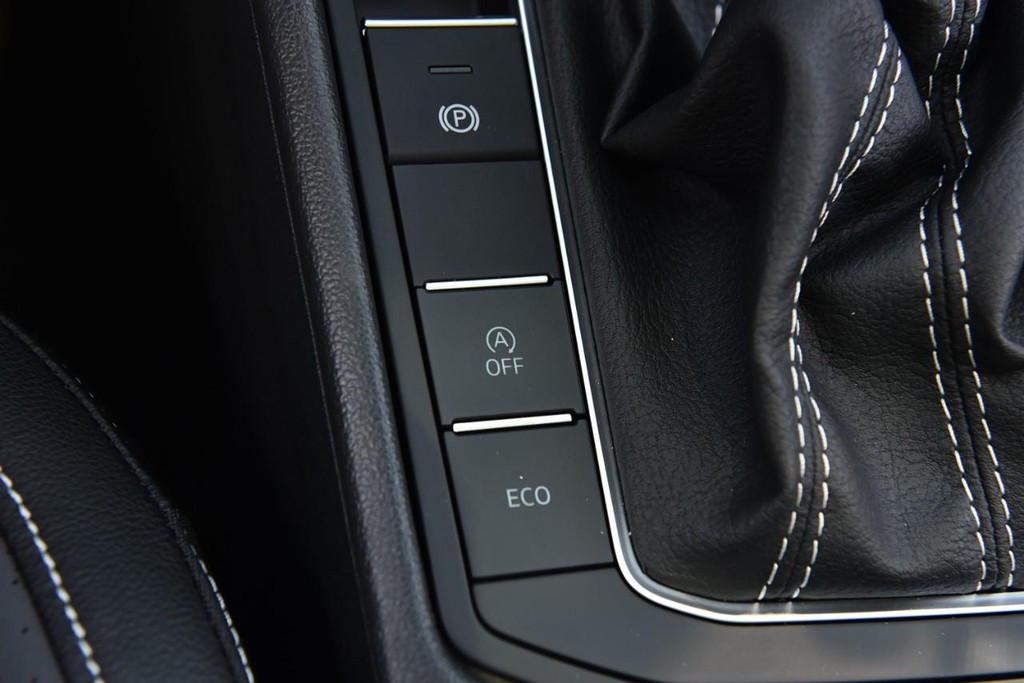 Volkswagen Jetta Vehicle Full-screen Gallery Image 18