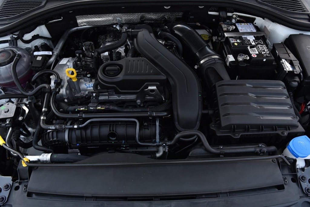 Volkswagen Jetta Vehicle Full-screen Gallery Image 25