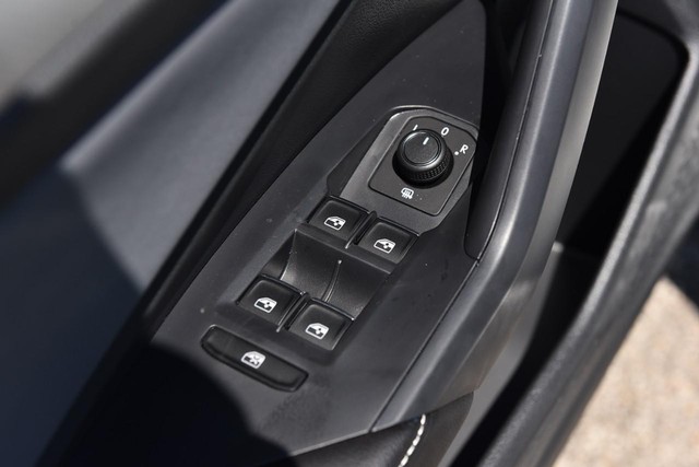 Volkswagen Jetta Vehicle Image 08