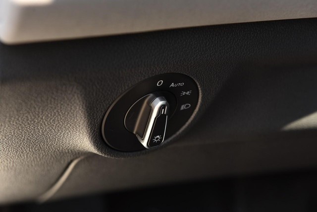 Volkswagen Jetta Vehicle Image 11