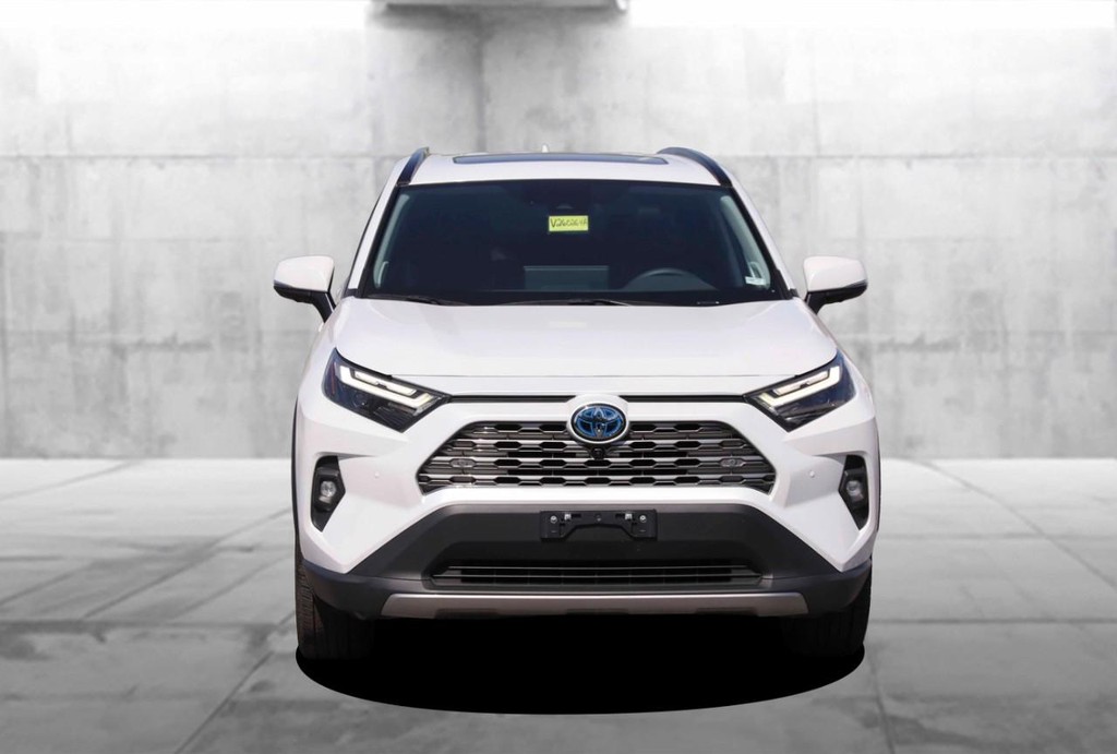 Toyota RAV4 Vehicle Full-screen Gallery Image 04