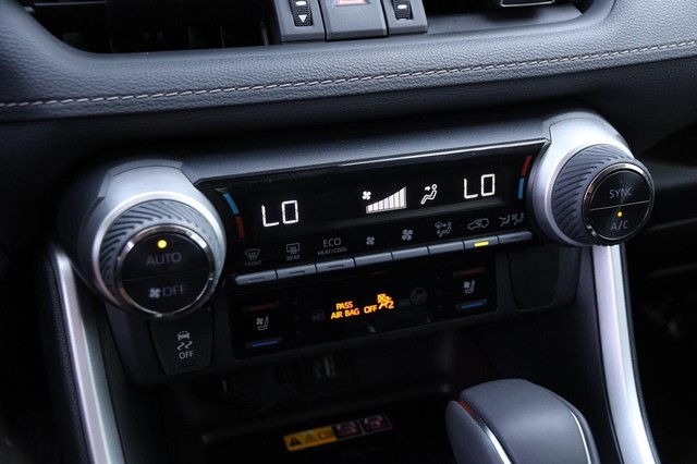 Toyota RAV4 Vehicle Image 19