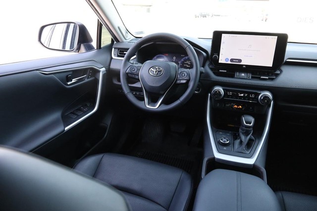 Toyota RAV4 Vehicle Image 23