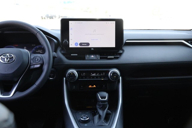 Toyota RAV4 Vehicle Image 25