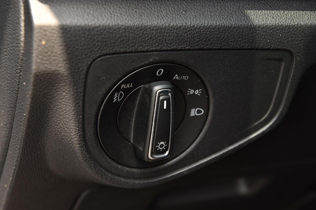 Volkswagen Atlas Vehicle Full-screen Gallery Image 11