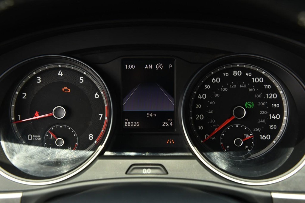 Volkswagen Atlas Vehicle Full-screen Gallery Image 12
