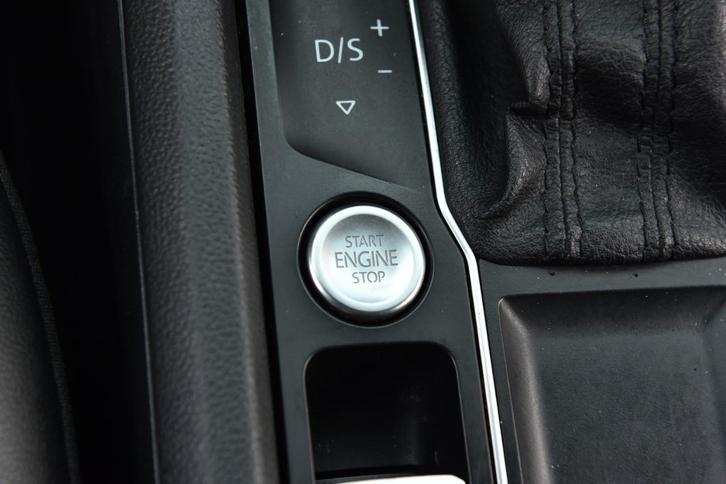 Volkswagen Atlas Vehicle Full-screen Gallery Image 17