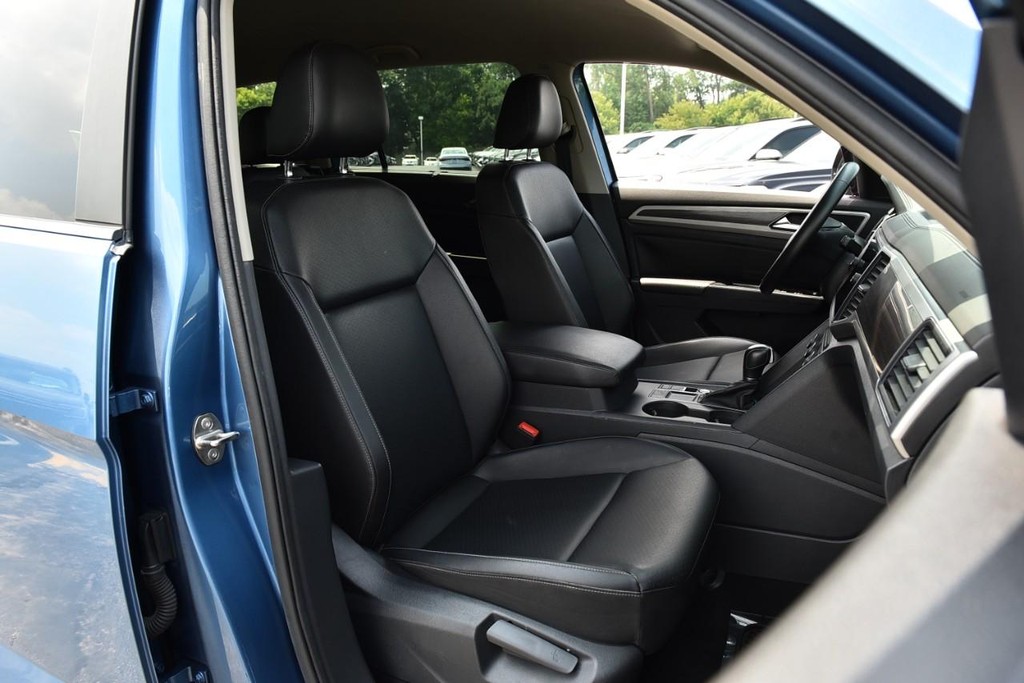 Volkswagen Atlas Vehicle Full-screen Gallery Image 20