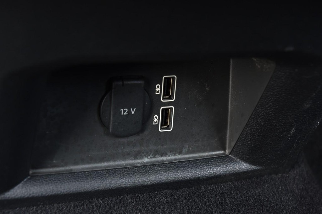 Volkswagen Atlas Vehicle Full-screen Gallery Image 23