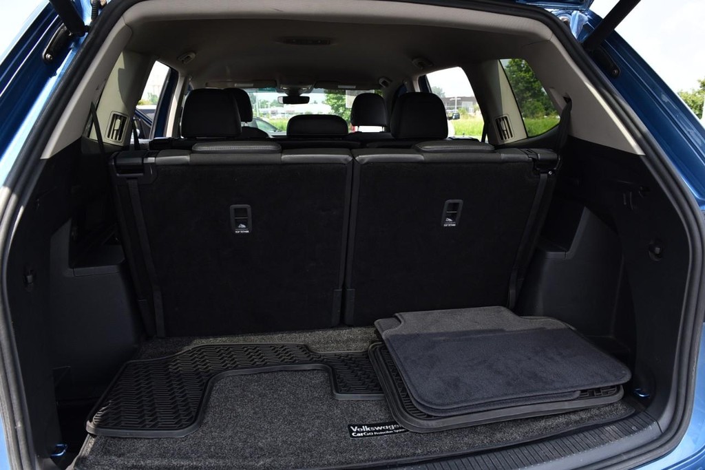 Volkswagen Atlas Vehicle Full-screen Gallery Image 25