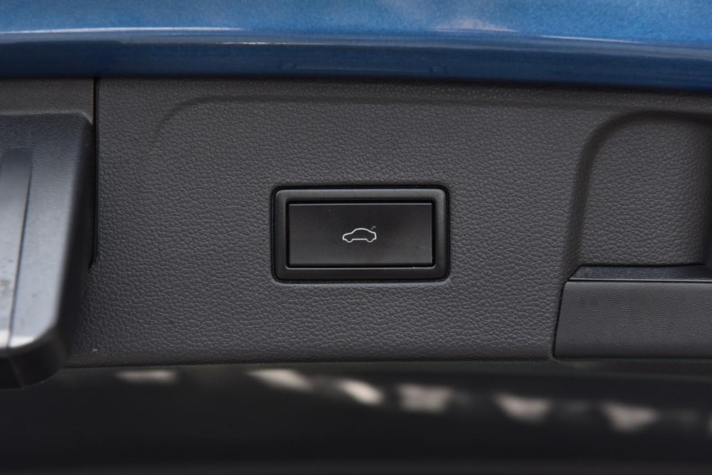 Volkswagen Atlas Vehicle Full-screen Gallery Image 26