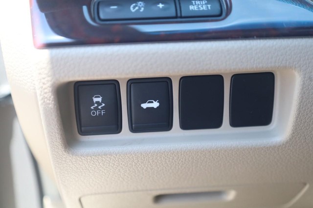 Nissan Altima Vehicle Image 13