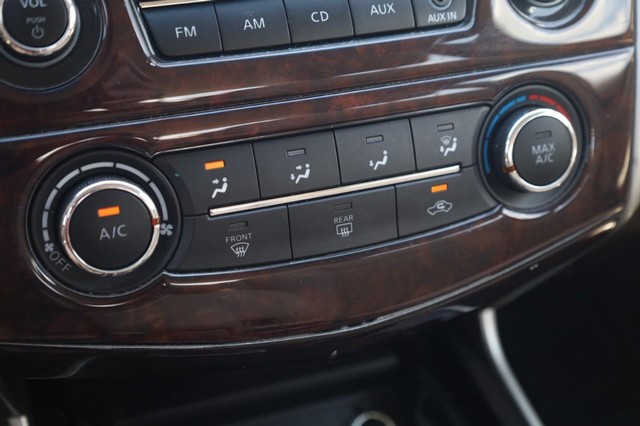 Nissan Altima Vehicle Image 16