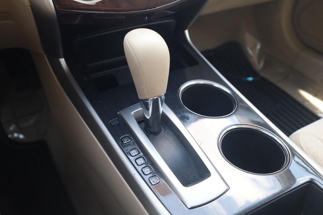 Nissan Altima Vehicle Image 17