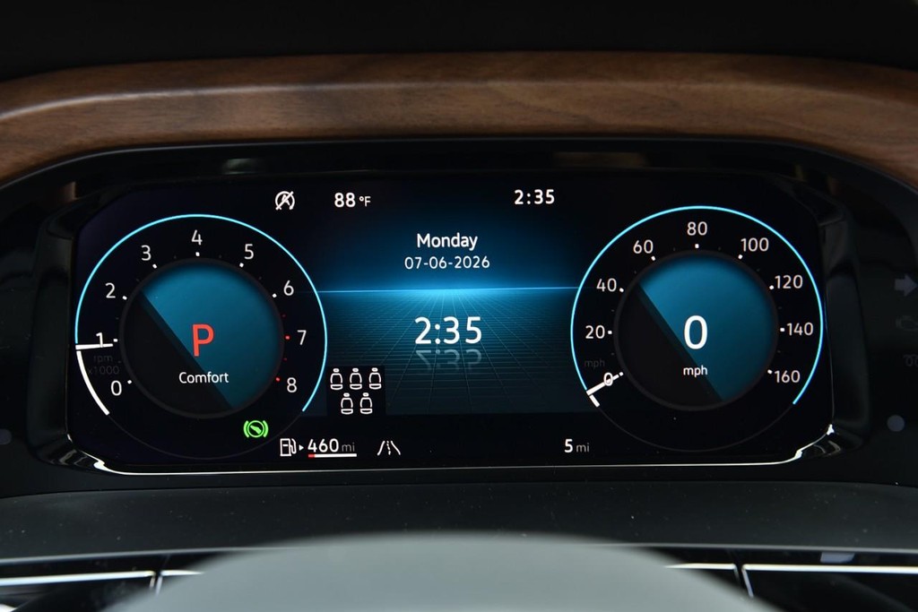 Volkswagen Atlas Vehicle Full-screen Gallery Image 11