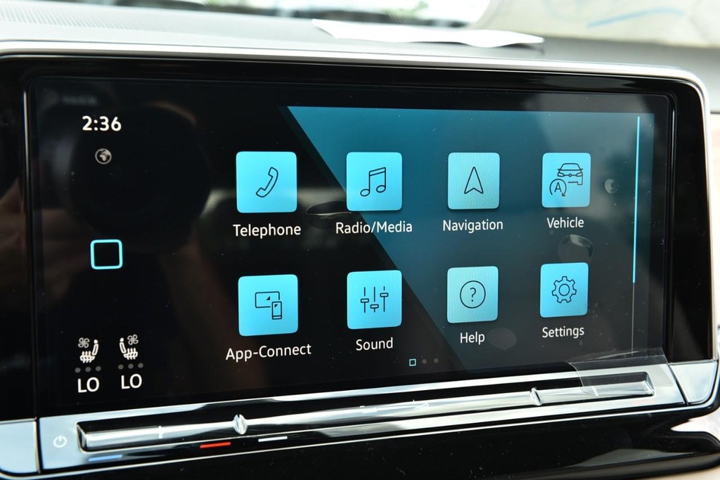 Volkswagen Atlas Vehicle Full-screen Gallery Image 13