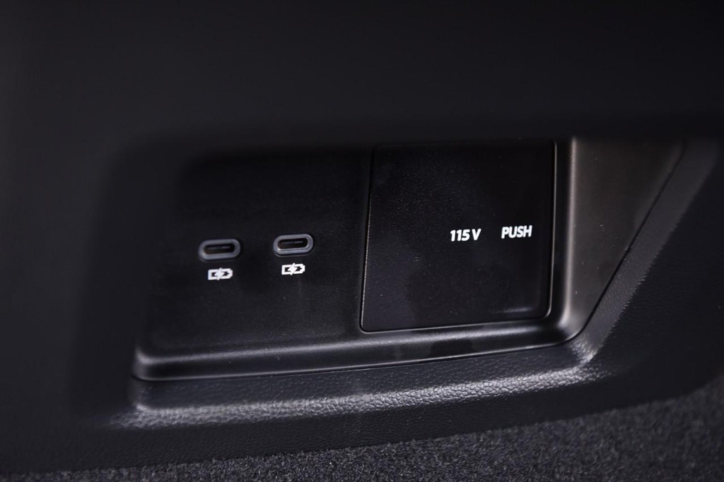 Volkswagen Atlas Cross Sport Vehicle Full-screen Gallery Image 24