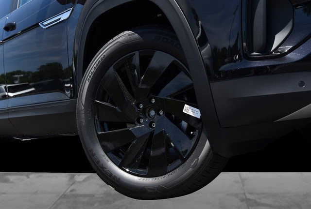 Volkswagen Atlas Cross Sport Vehicle Image 03