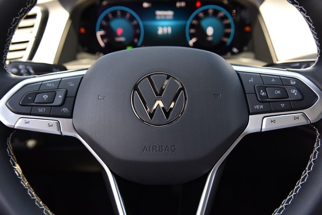 Volkswagen Atlas Cross Sport Vehicle Image 18