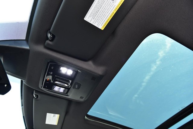 Volkswagen Atlas Cross Sport Vehicle Image 21