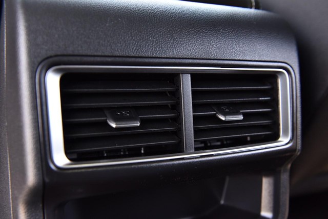 Volkswagen Atlas Cross Sport Vehicle Image 23