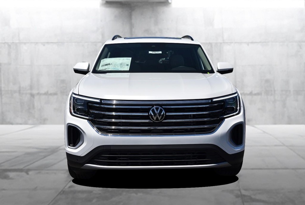 Volkswagen Atlas Vehicle Full-screen Gallery Image 4