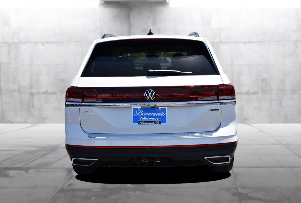 Volkswagen Atlas Vehicle Full-screen Gallery Image 6