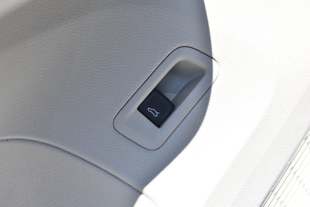 Volkswagen Atlas Vehicle Full-screen Gallery Image 11