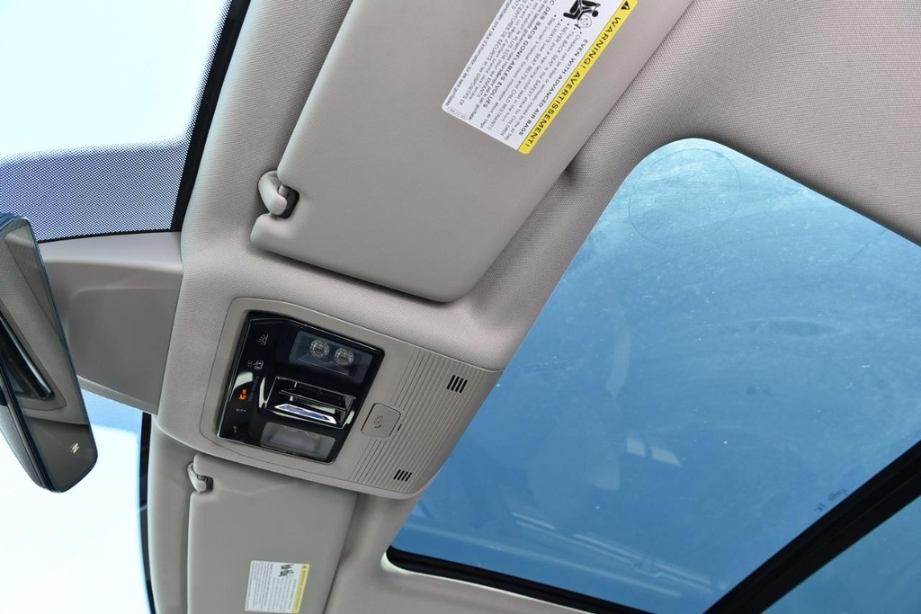 Volkswagen Atlas Vehicle Full-screen Gallery Image 21