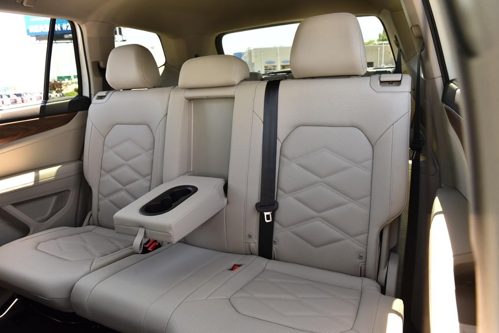 Volkswagen Atlas Vehicle Full-screen Gallery Image 22