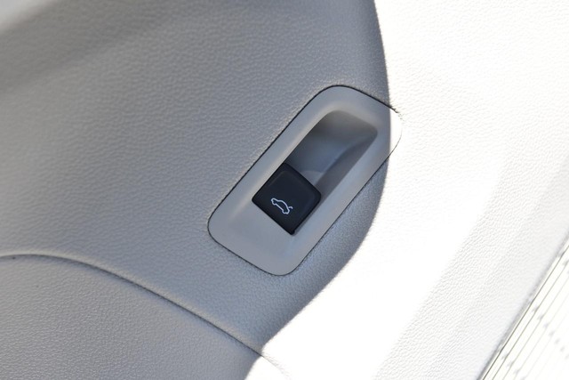 Volkswagen Atlas Vehicle Image 11