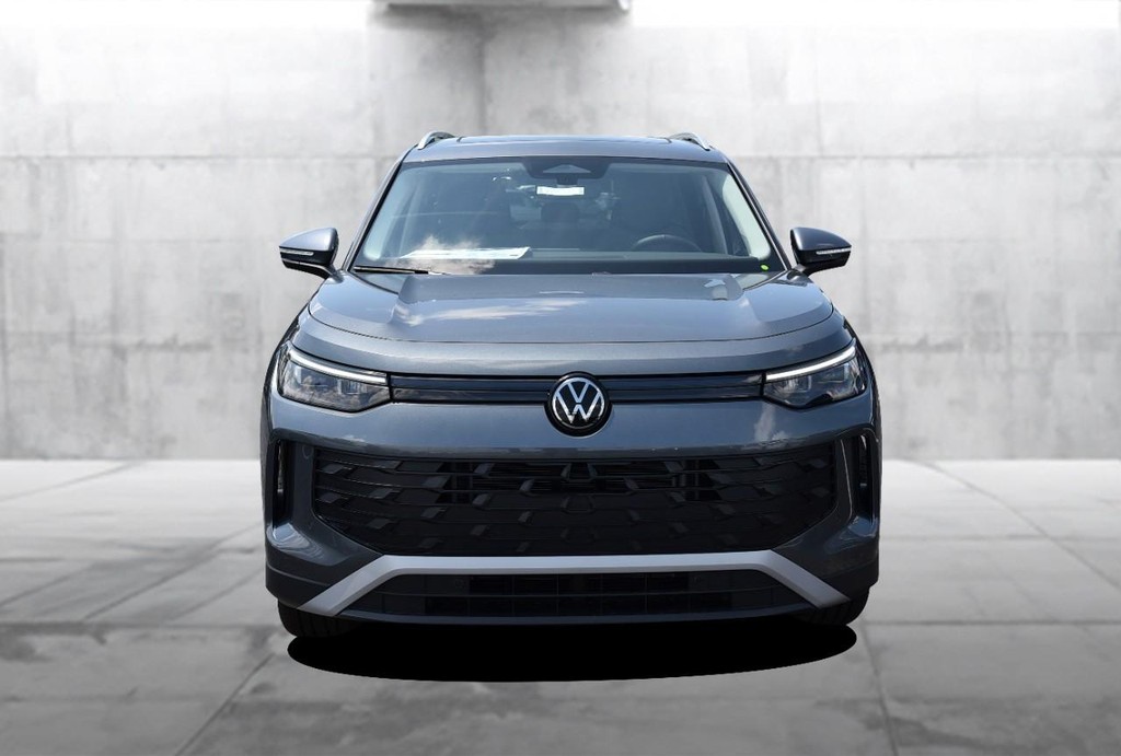 Volkswagen Tiguan Vehicle Full-screen Gallery Image 4