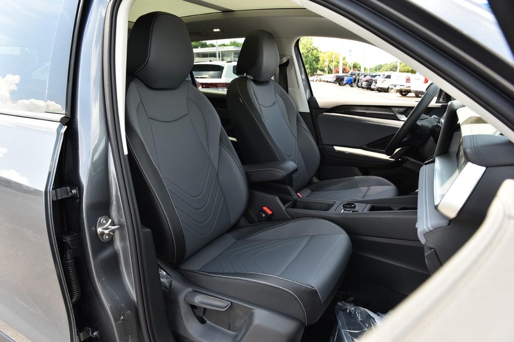 Volkswagen Tiguan Vehicle Full-screen Gallery Image 20