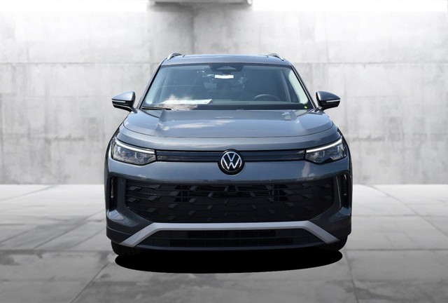 Volkswagen Tiguan Vehicle Image 04