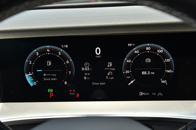 Volkswagen Tiguan Vehicle Image 12