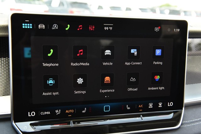 Volkswagen Tiguan Vehicle Image 15