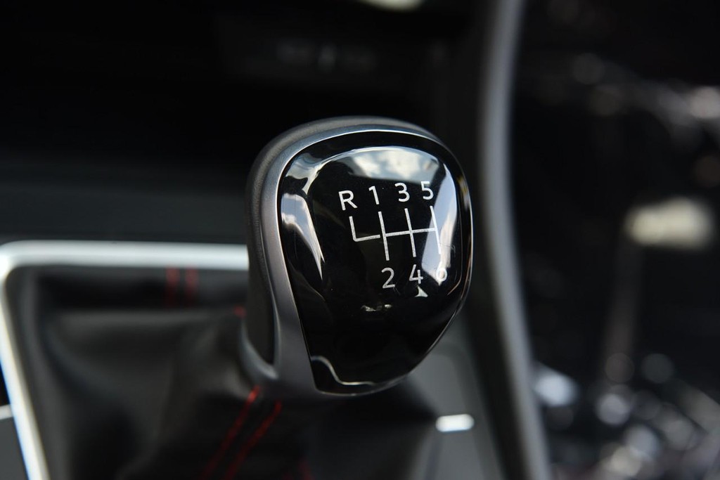 Volkswagen Jetta GLI Vehicle Full-screen Gallery Image 18