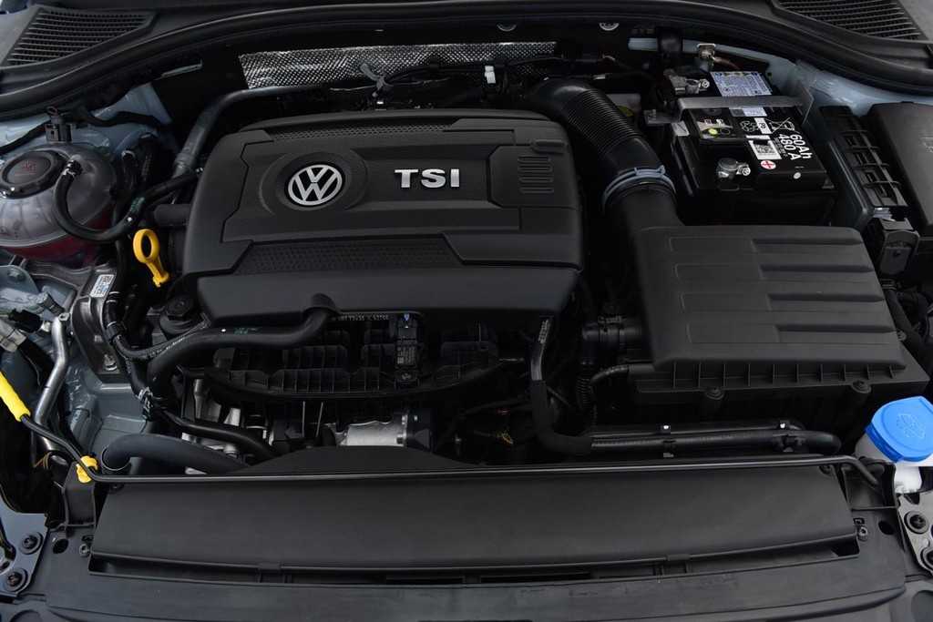 Volkswagen Jetta GLI Vehicle Full-screen Gallery Image 25
