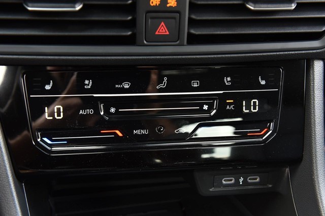Volkswagen Jetta GLI Vehicle Image 15