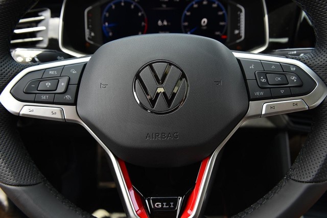 Volkswagen Jetta GLI Vehicle Image 19