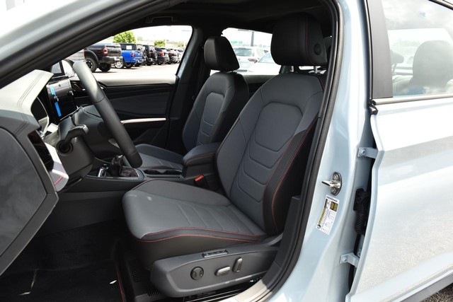 Volkswagen Jetta GLI Vehicle Image 20
